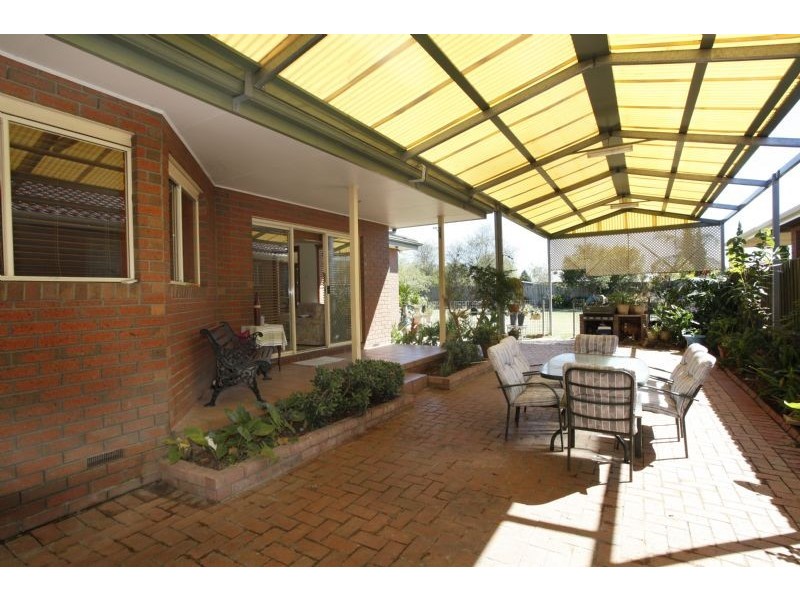 10 Fern Way, Narre Warren South VIC 3805