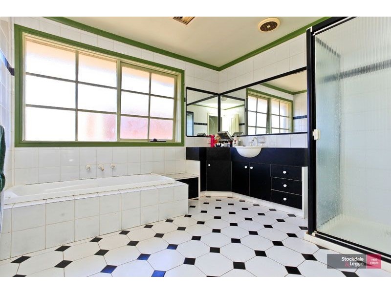 37-39 George Chudleigh Drive, Hallam VIC 3803