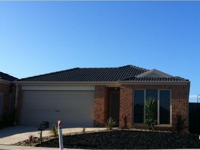 53 Kingdom Drive, Cranbourne VIC 3977