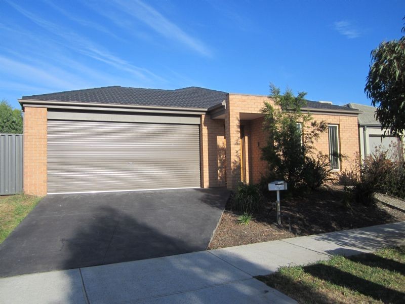 26  Cherry Blossom Chase, Pakenham VIC 3810
