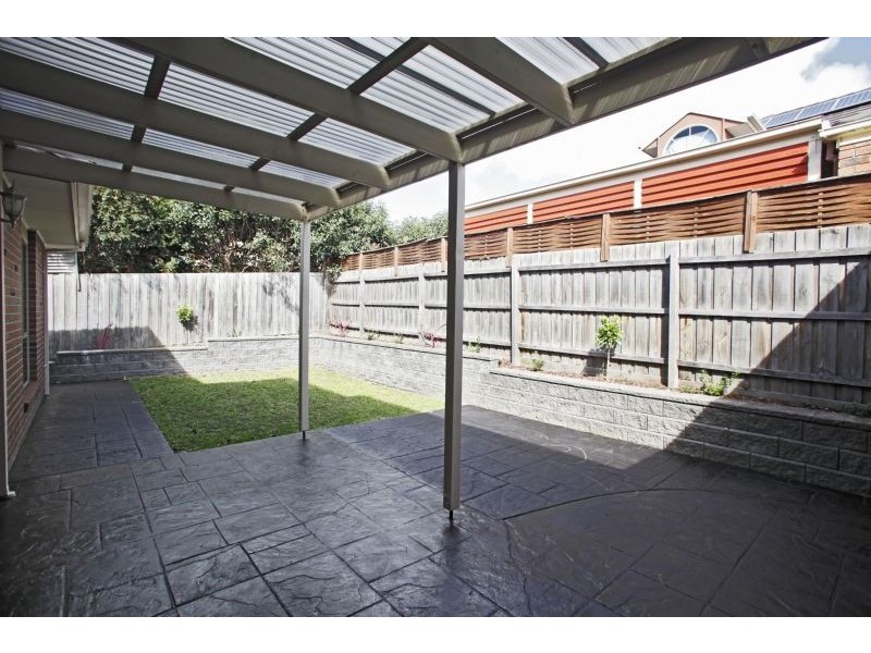 16 Eastern Park Square, Narre Warren South VIC 3805