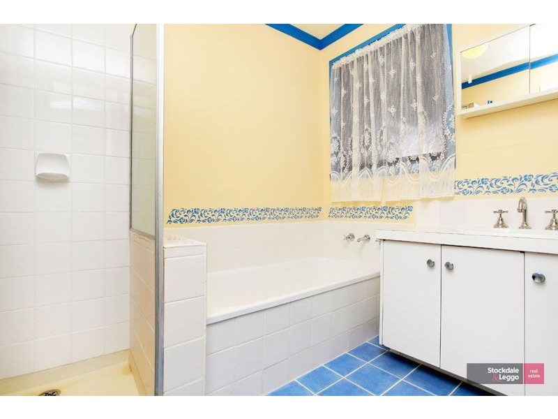 16 Fernwood Road, Narre Warren VIC 3805