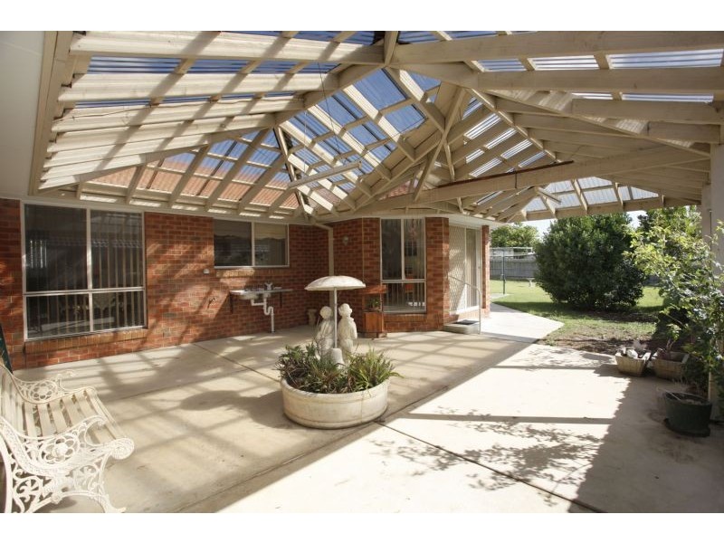 10 Brendan Court, Hallam VIC 3803