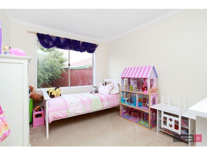 24 Hallmark Drive, Narre Warren South VIC 3805