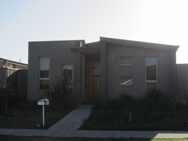 17 Pepperbush Circuit, Cranbourne VIC 3977