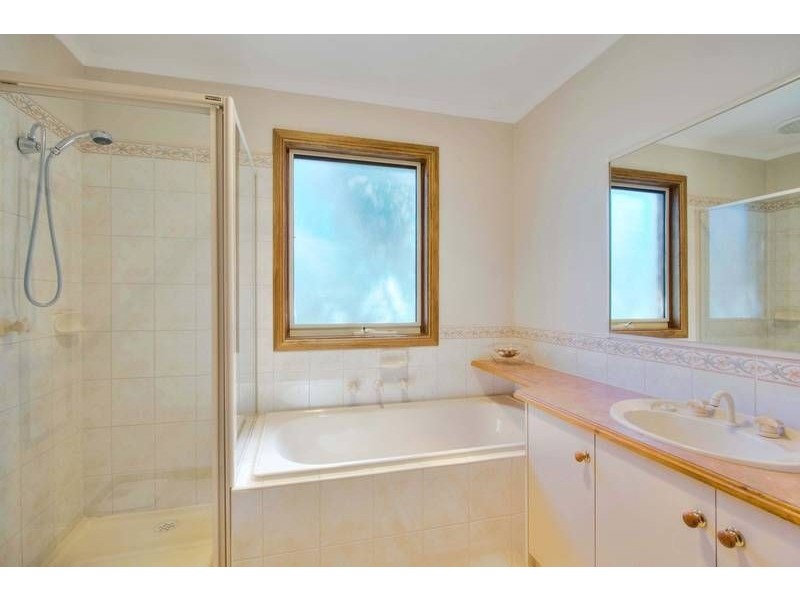 4 Grandview Terrace, Narre Warren South VIC 3805