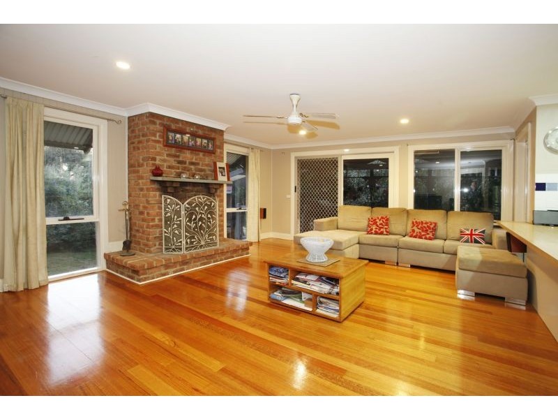 2 Glover Court, Berwick VIC 3806