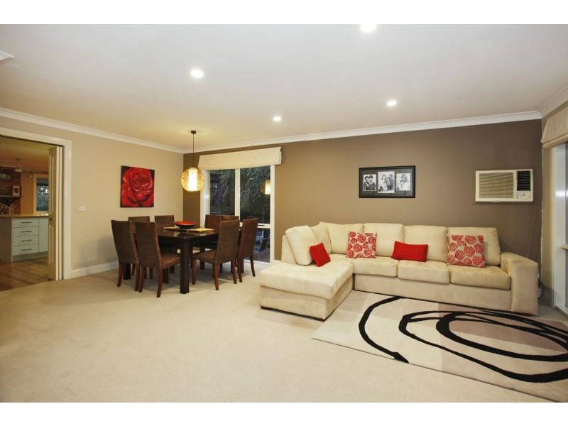 2 Glover Court, Berwick VIC 3806