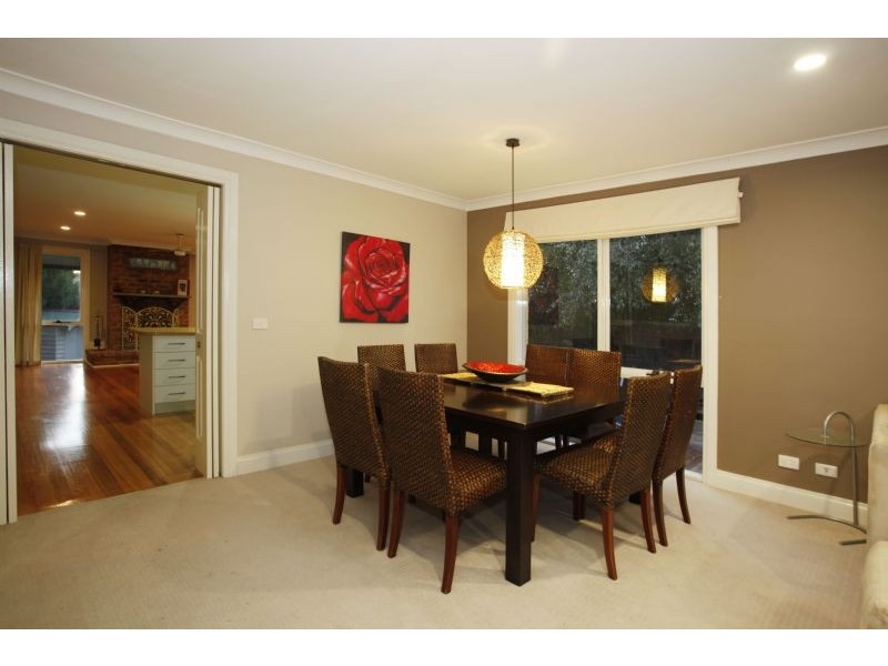 2 Glover Court, Berwick VIC 3806