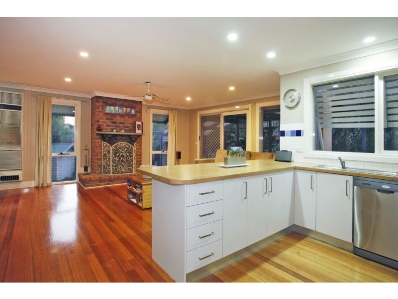 2 Glover Court, Berwick VIC 3806