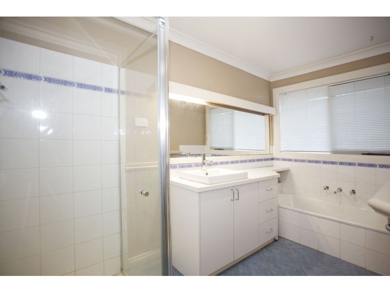 2 Glover Court, Berwick VIC 3806