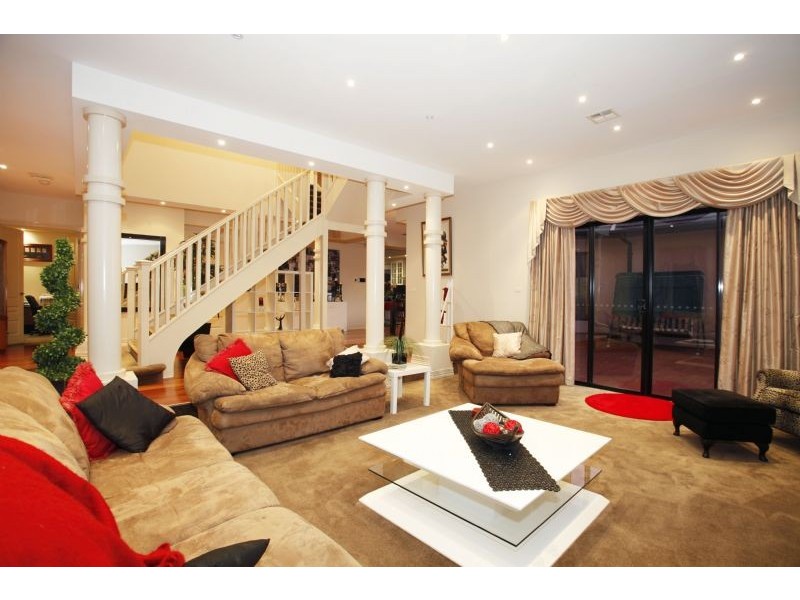 25 Aranmore Crescent, Narre Warren North VIC 3804