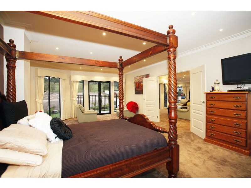 25 Aranmore Crescent, Narre Warren North VIC 3804