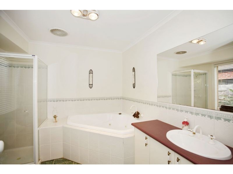 7 Teesdale Court, Narre Warren South VIC 3805