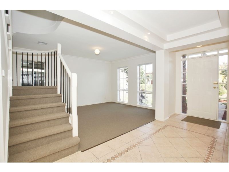 8 Hedley Court, Narre Warren VIC 3805