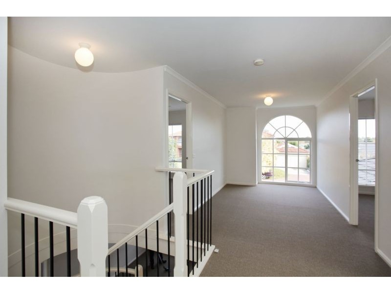 8 Hedley Court, Narre Warren VIC 3805