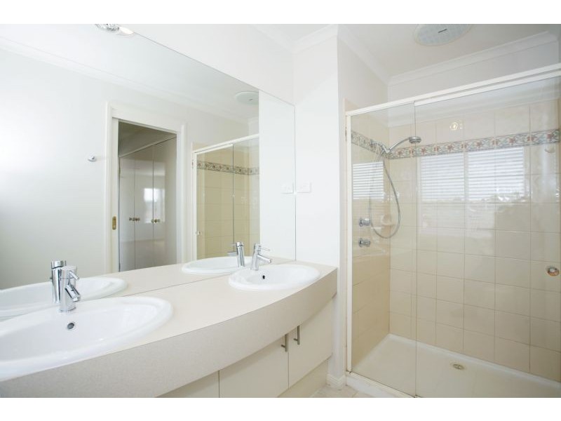 8 Hedley Court, Narre Warren VIC 3805