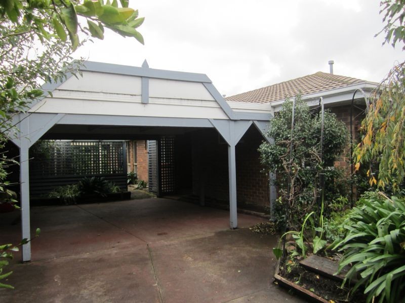 13 County Drive, Berwick VIC 3806