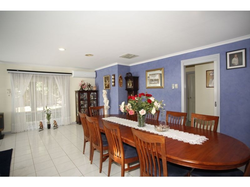 27 Armadale Drive, Narre Warren VIC 3805
