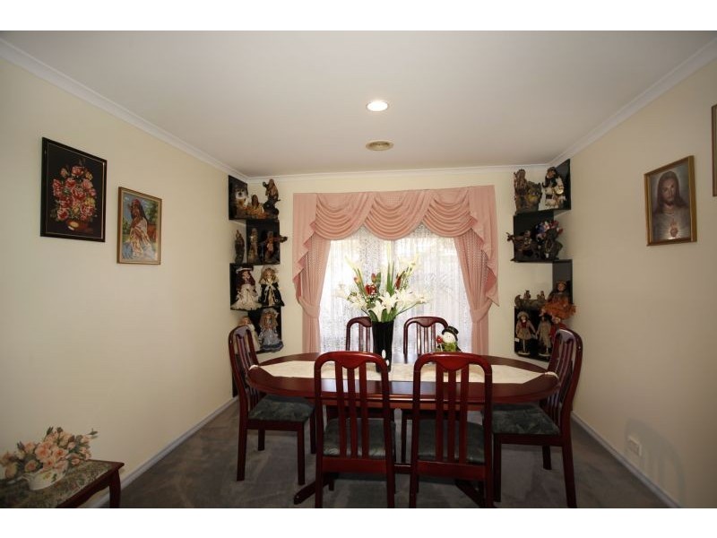27 Armadale Drive, Narre Warren VIC 3805