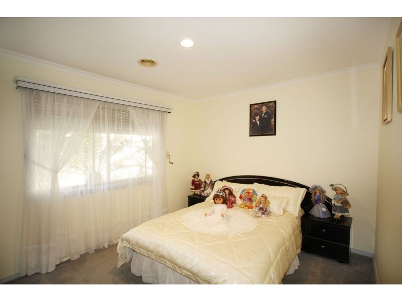27 Armadale Drive, Narre Warren VIC 3805