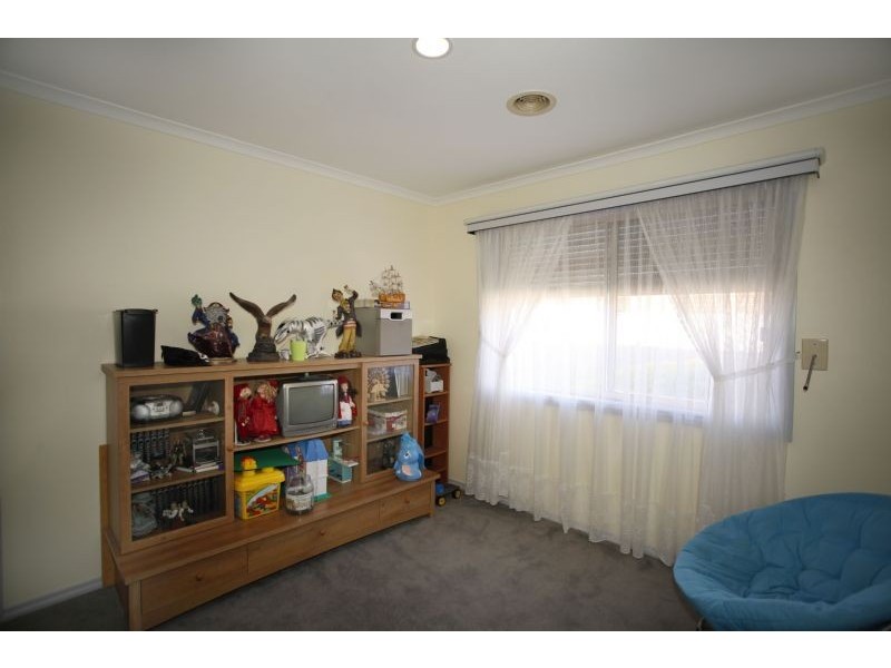 27 Armadale Drive, Narre Warren VIC 3805
