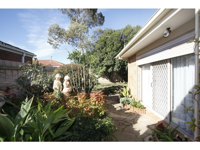 27 Armadale Drive, Narre Warren VIC 3805