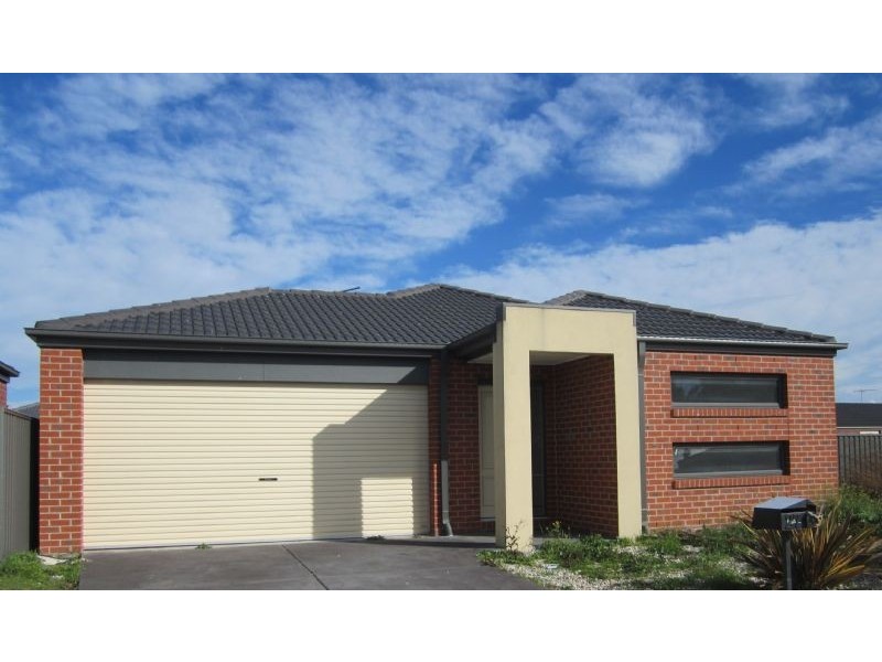 27 Orchard Valley Drive, Pakenham VIC 3810