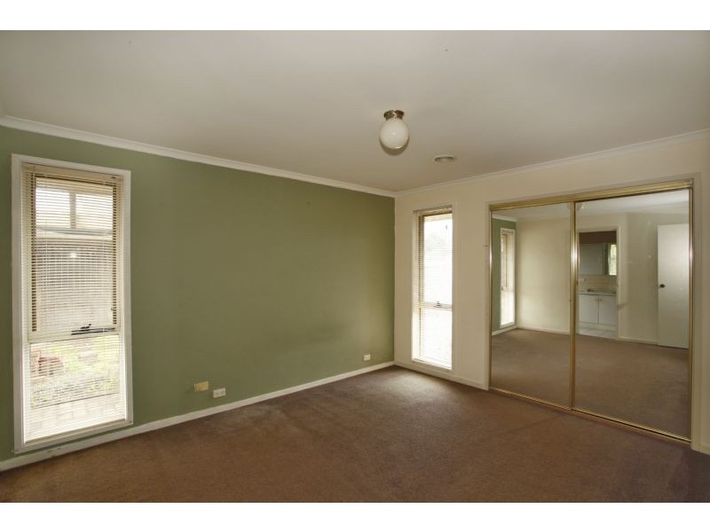 13 County Drive, Berwick VIC 3806