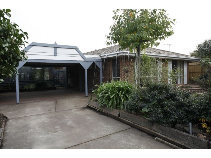 13 County Drive, Berwick VIC 3806