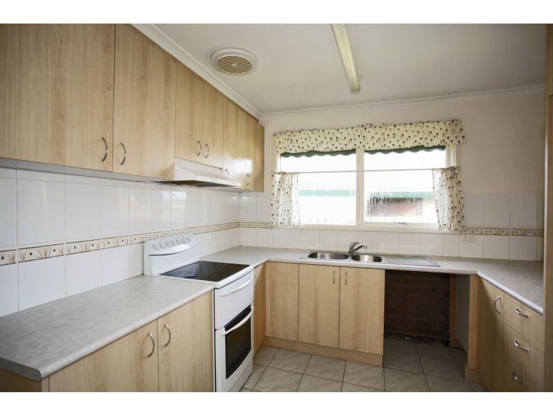 35 Fountain Drive, Narre Warren VIC 3805