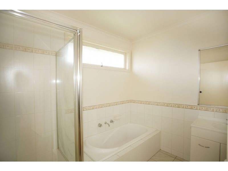 35 Fountain Drive, Narre Warren VIC 3805