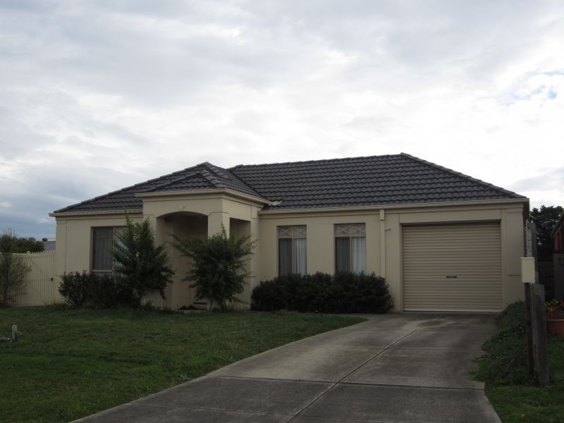 14 Janna Place, Berwick VIC 3806