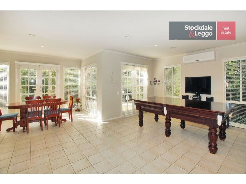 2 Pevensey Drive, Narre Warren South VIC 3805