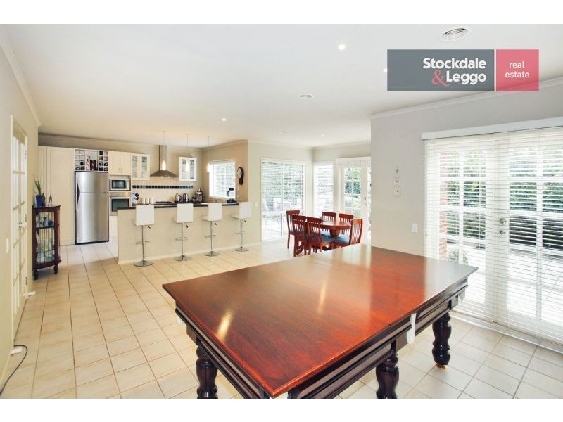 2 Pevensey Drive, Narre Warren South VIC 3805