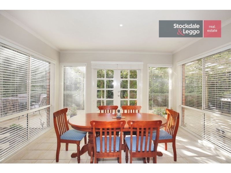 2 Pevensey Drive, Narre Warren South VIC 3805