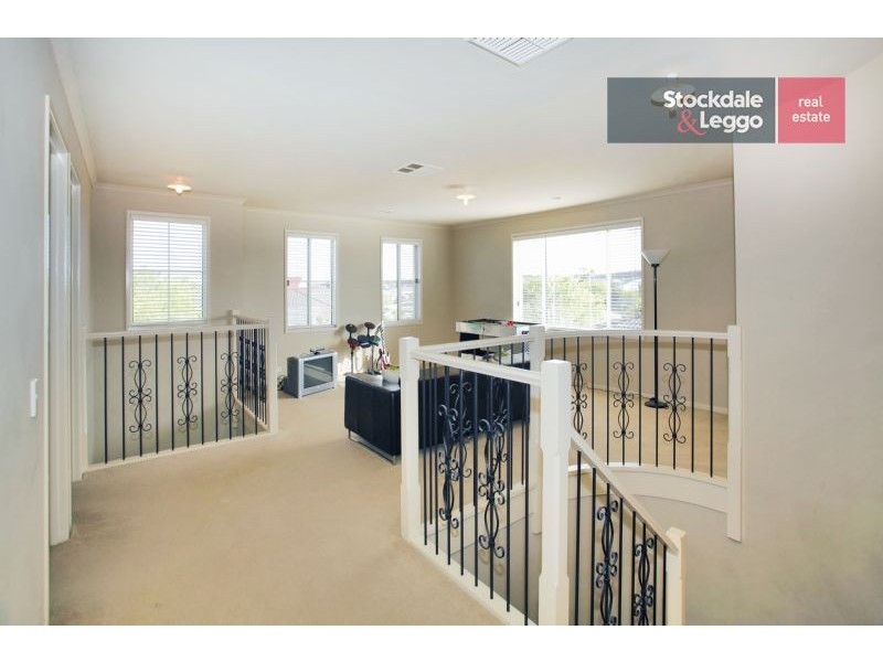 2 Pevensey Drive, Narre Warren South VIC 3805