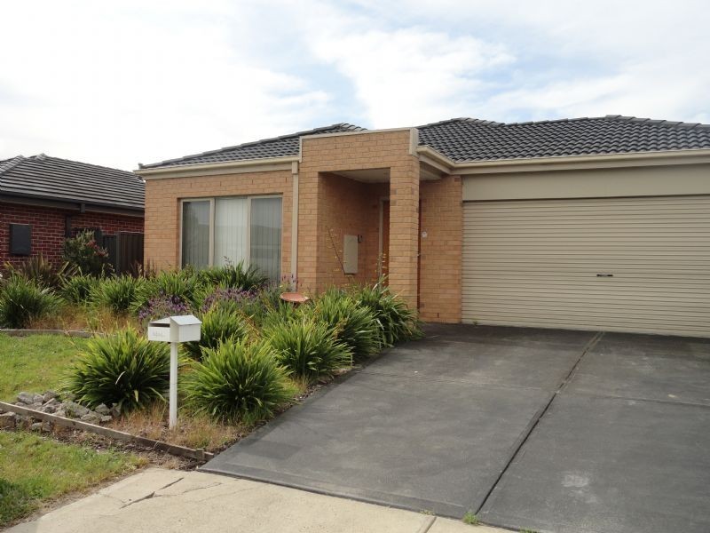 51 pomegranate Way, Pakenham VIC 3810
