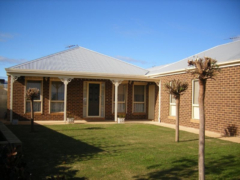 Lara VIC 3212