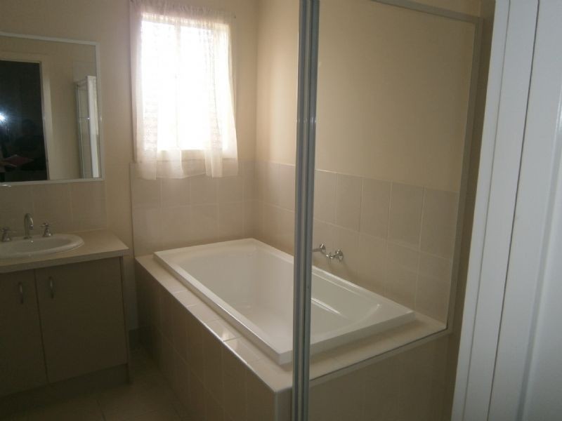 18 Manley Street, Epping VIC 3076