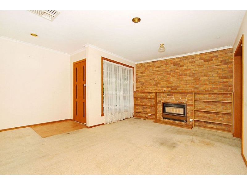 4 Lisa Court, Thomastown VIC 3074