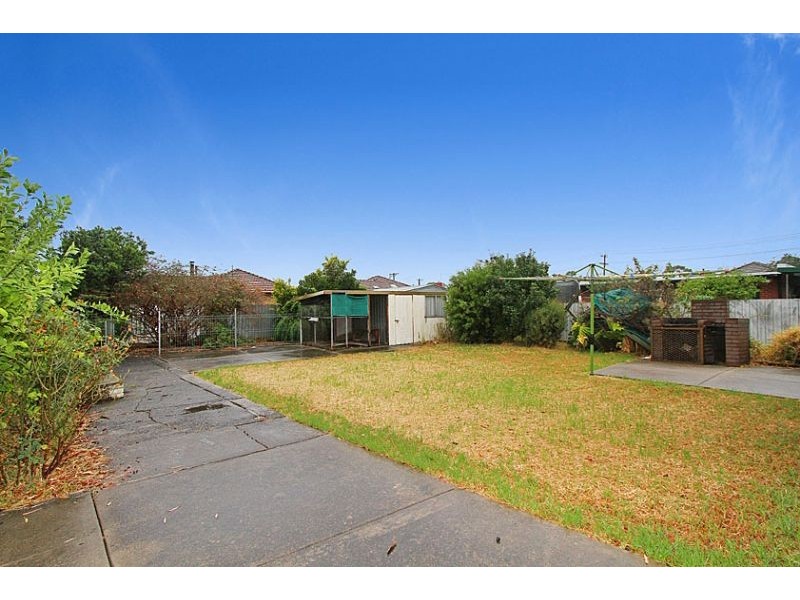 4 Lisa Court, Thomastown VIC 3074