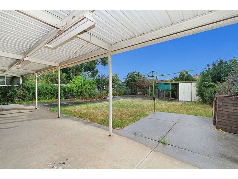 4 Lisa Court, Thomastown VIC 3074