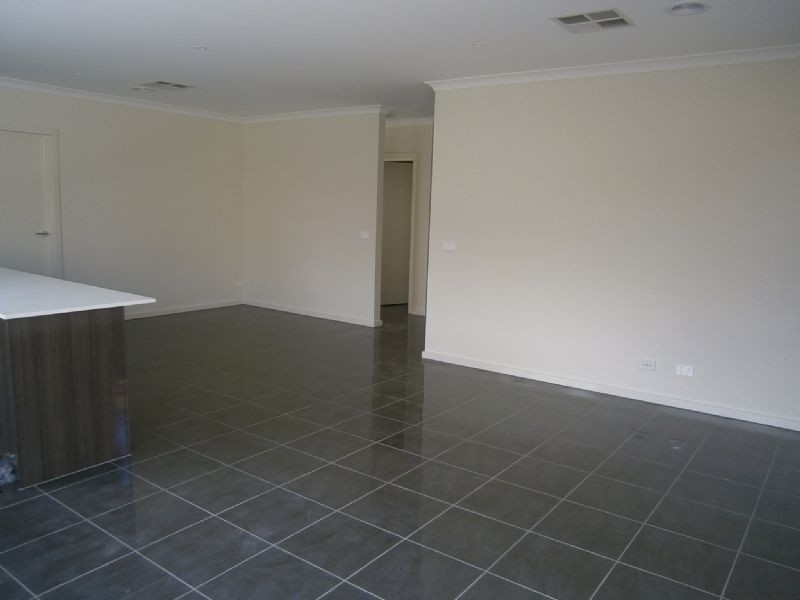 39 Tripani Avenue, Lalor VIC 3075