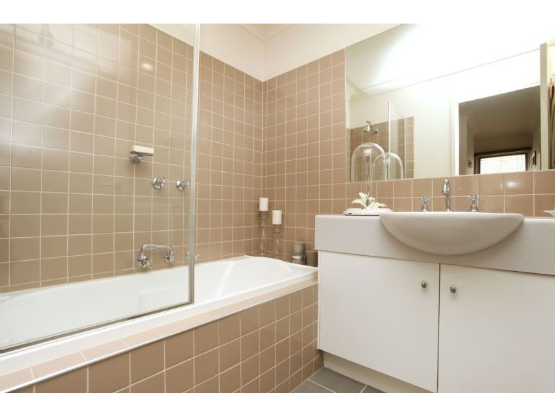 Taylors Lakes VIC 3038