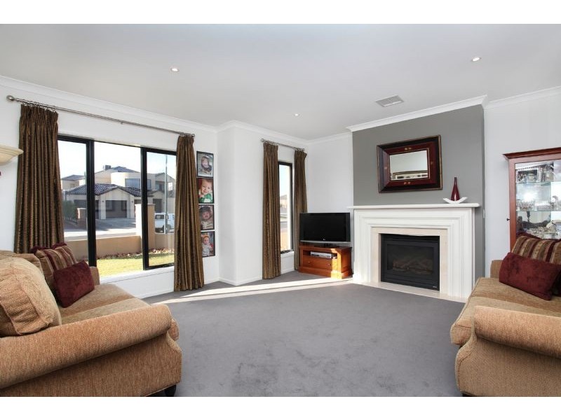 Taylors Lakes VIC 3038