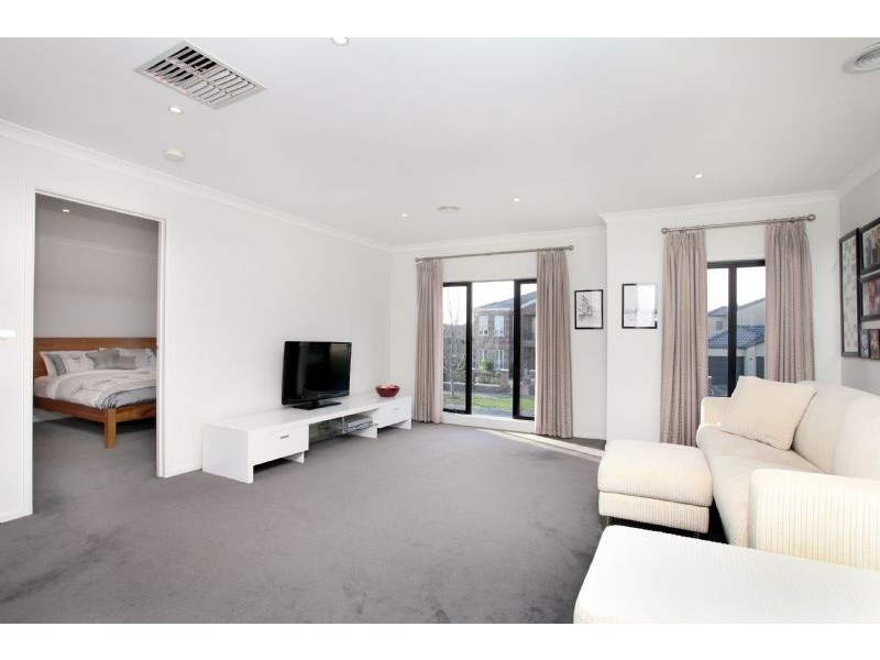 Taylors Lakes VIC 3038