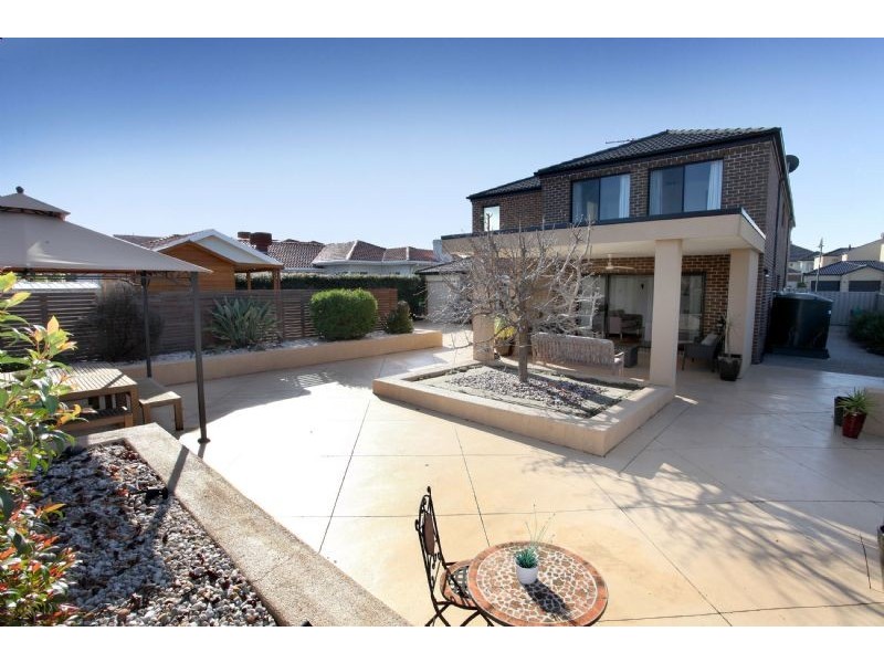 Taylors Lakes VIC 3038