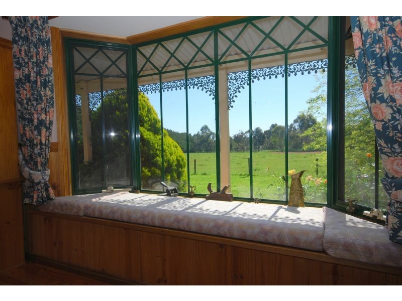 Wattle Bank VIC 3995
