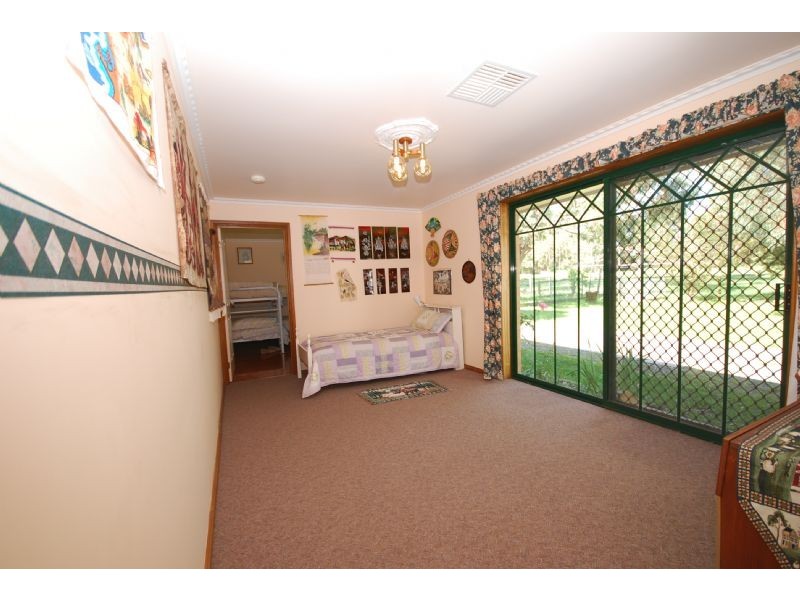 Wattle Bank VIC 3995